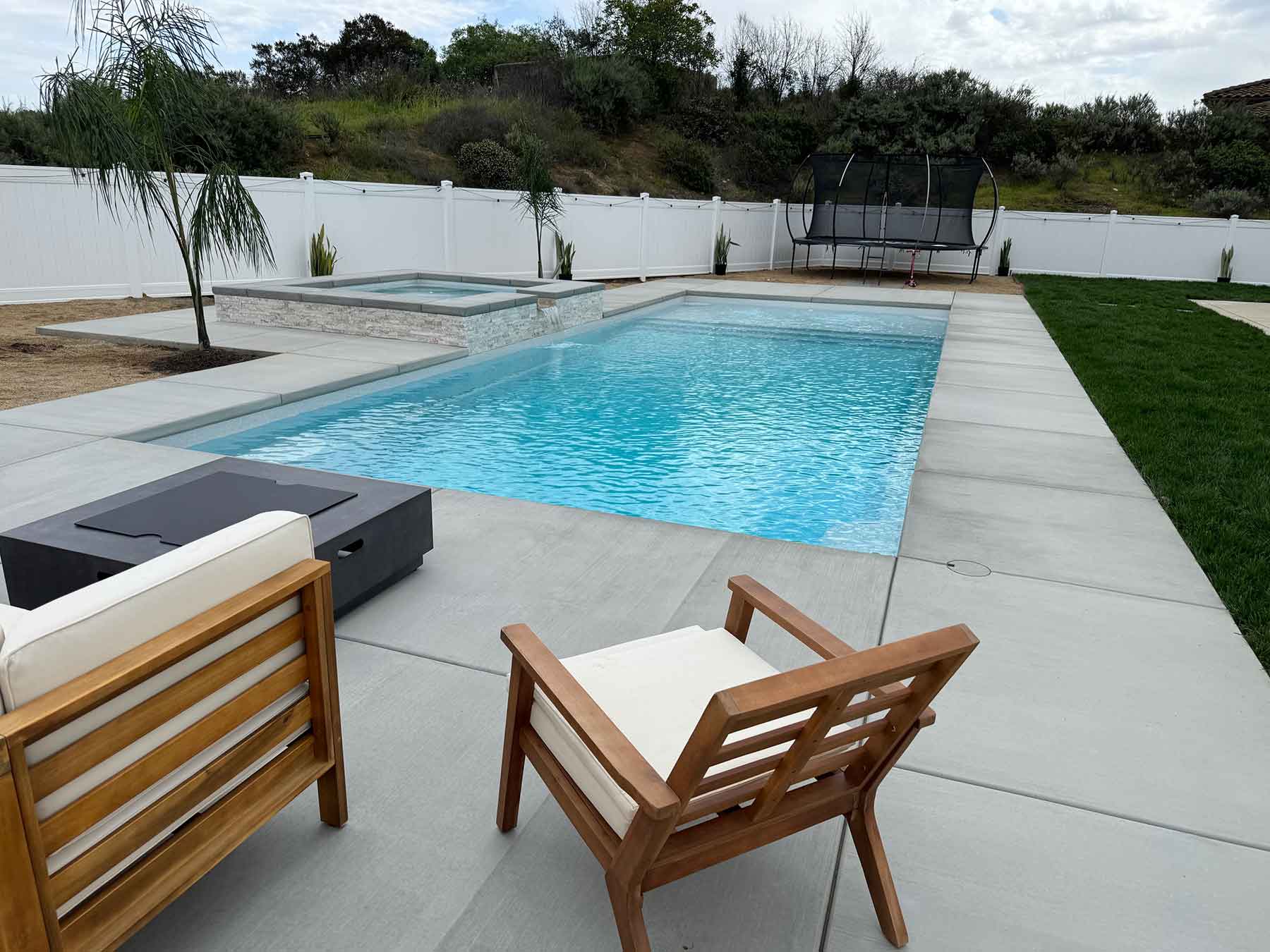 Fiberglass swimming pool builder hemet ca